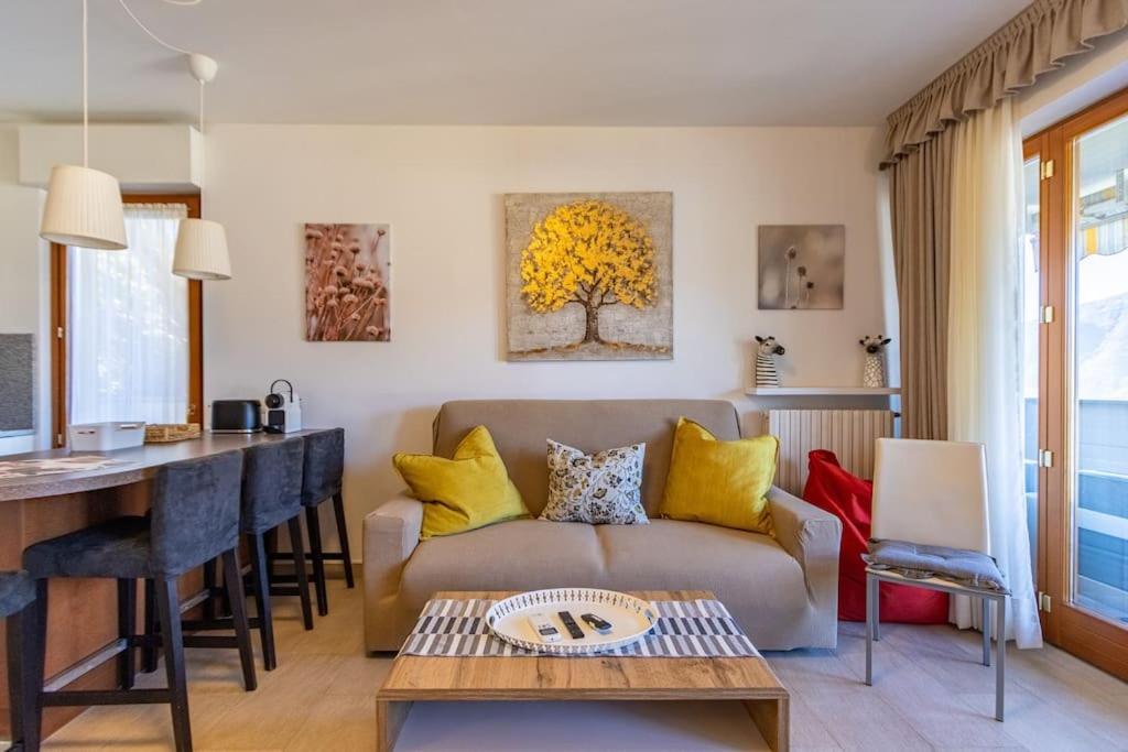 Wraparound Lake Views Bellavista Residence Campione d'Italia Exterior photo